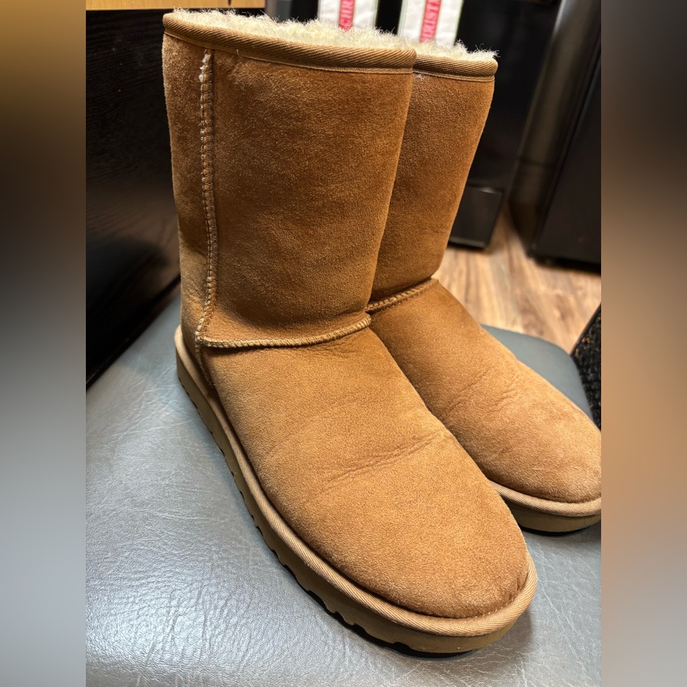 UGG